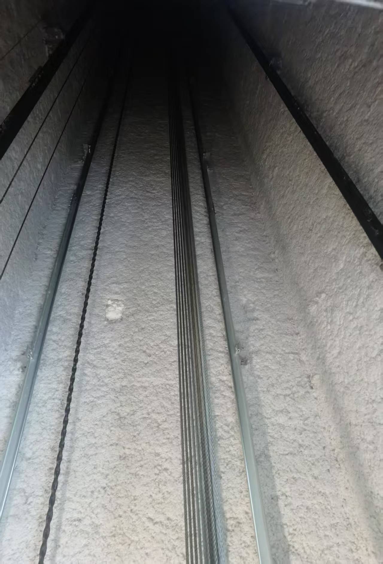 玖樟台澜庭观邸电梯喷涂